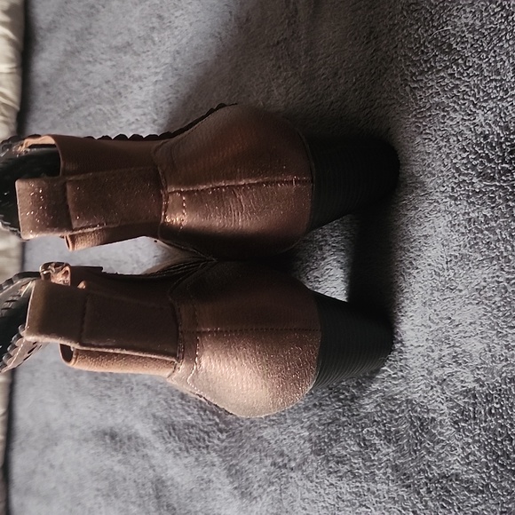 Sugar brand heeled boots. Size 7 - Picture 2 of 6